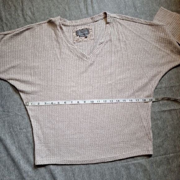 By Antropologie Light Taupe V-Neck Knit Top - Picture 3 of 12